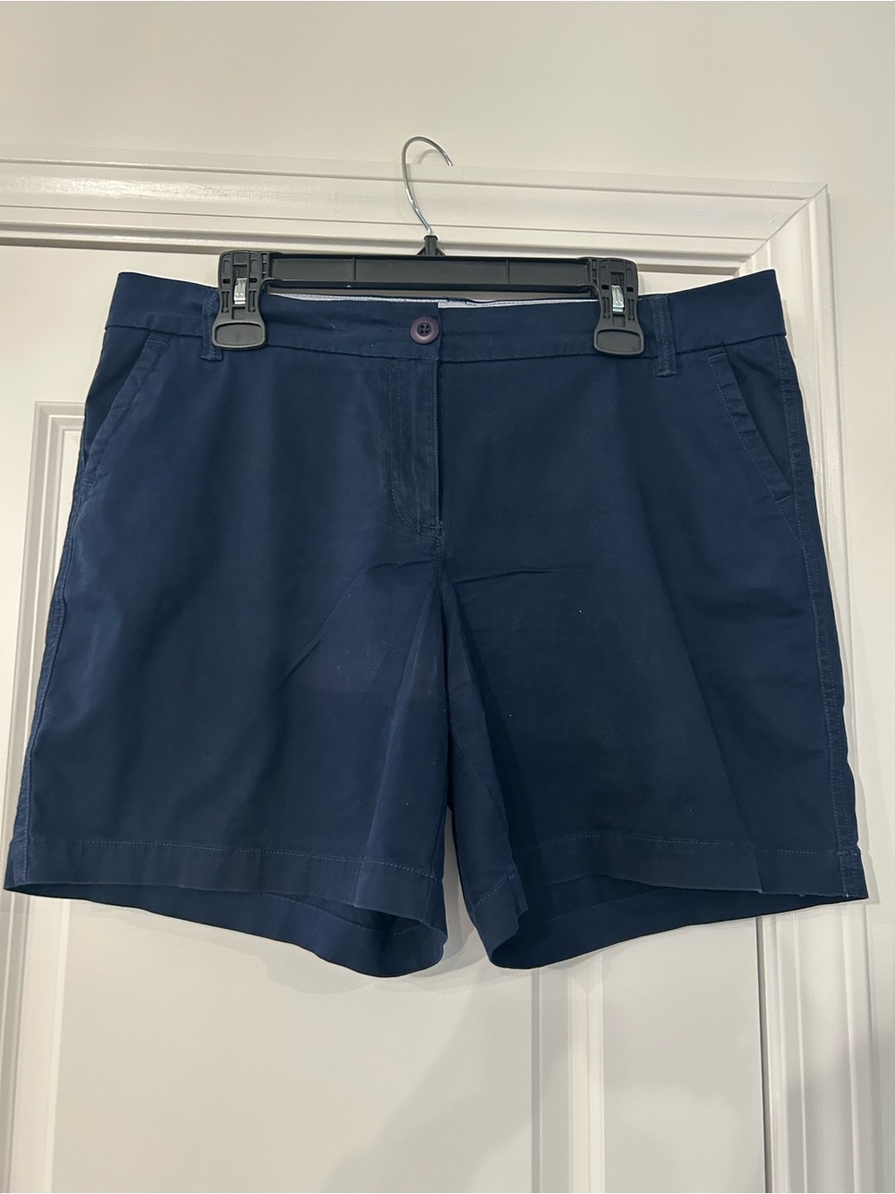 Crown & Ivy Caroline Navy Chino Shorts Women’s 12. Inseam 7 inch